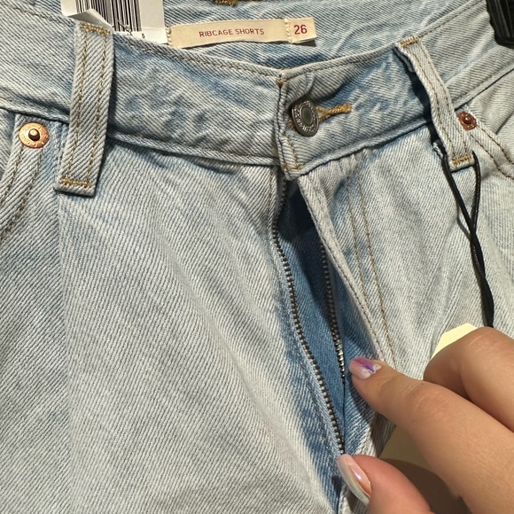 Levi’s Ribcage Shorts 🩳🩳🩳 - Picture 4 of 4